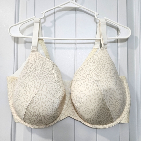 Cacique Other - Cacique By Lane Bryant Cream Animal Print  Back smoothing Underwire Bra 42F